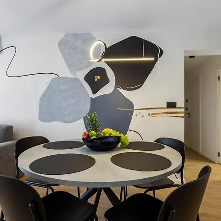 Izis Centar Pule Apartman *