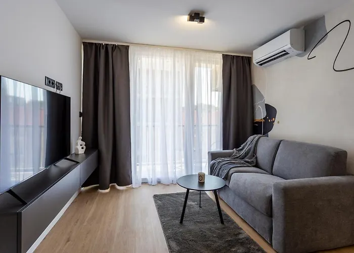 Izis Centar Pule Apartment