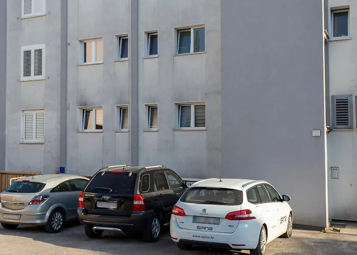 Izis Centar Pule